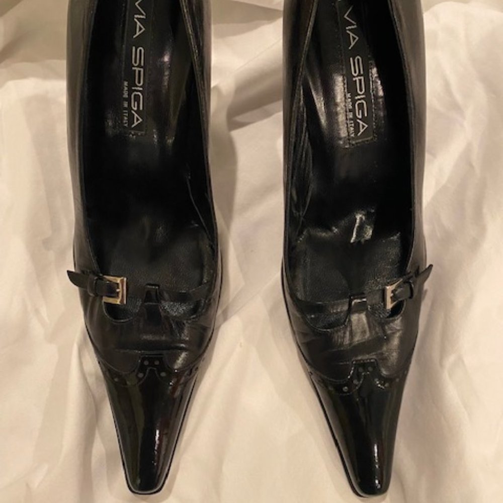 Via Spiga Black Wingtip Style Heels